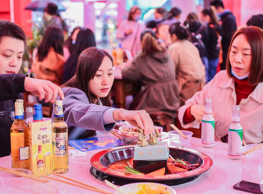 想加盟一家牛肉火鍋店該怎么做？