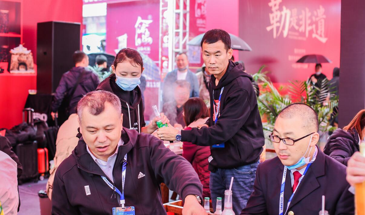 什么樣的店長？讓一家新開火鍋店，生意如此的好！