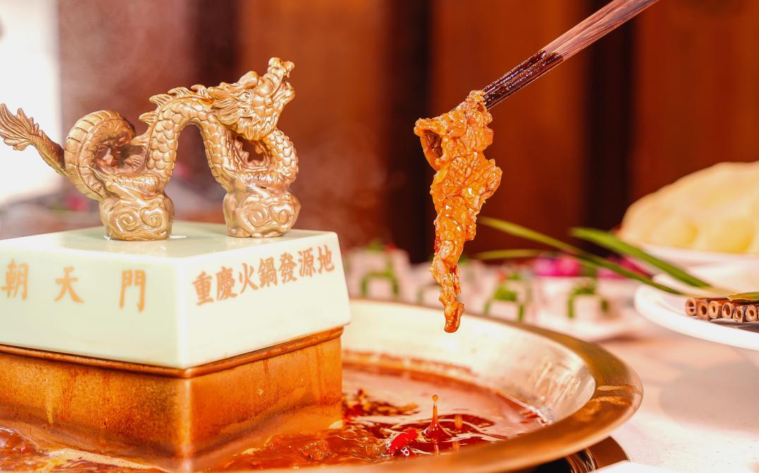 這家火鍋店，好吃不上火，秘訣就在湯底！